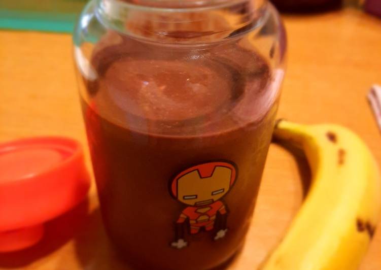 Cara Gampang Menyiapkan Chocolate Peanut Butter Banana Smoothies (without Dairy Milk), Bikin Ngiler