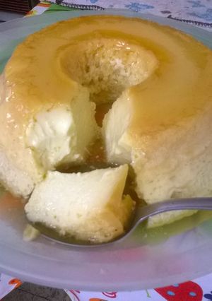 Una foto de Flan con agujeritos