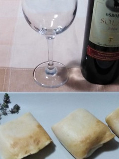 Una foto de Filloas saladas rellenas de queso