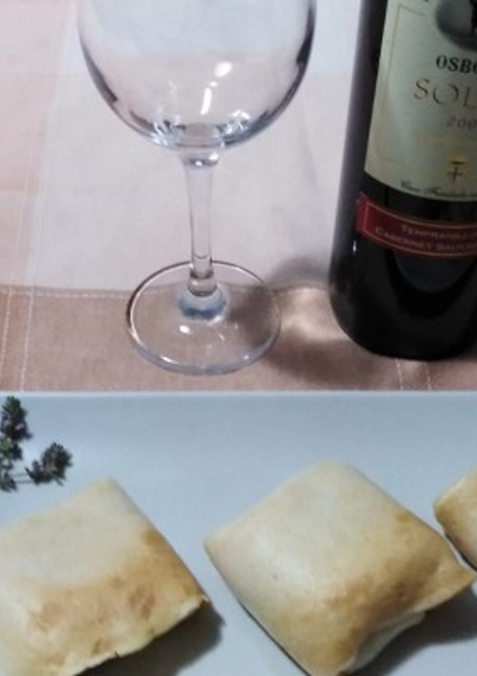 Una foto de Filloas saladas rellenas de queso