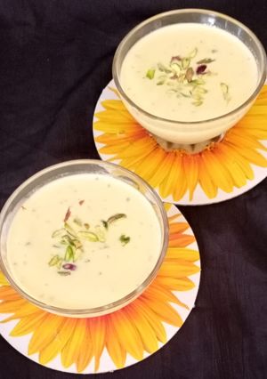 કેસર દૂધપાક (Kesar Doodhpak Recipe In Gujarati) રેસીપી મુખ્ય ફોટો