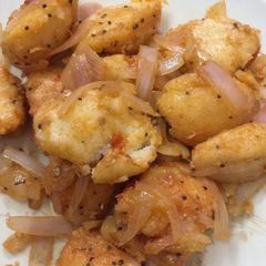 A picture of Onion idli.