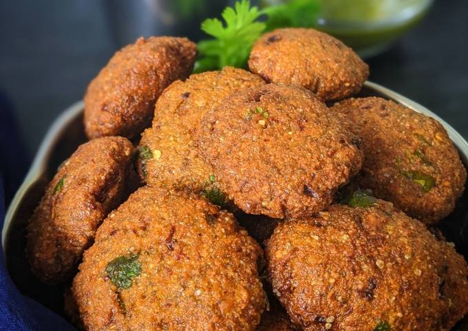 Recipe of Gordon Ramsay Bajra Vadas | Pearl Millet Fritters
