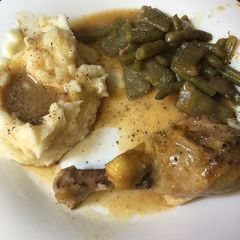 A picture of Easy crockpot chicken dinner.