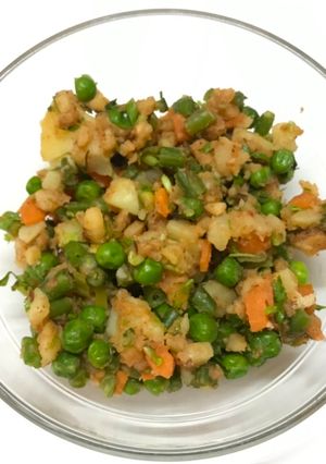 A picture of Indori style poha.