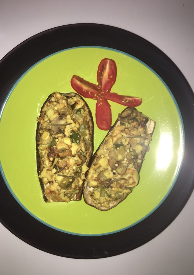 Una foto de Berenjena rellena -baja en carbohidratos