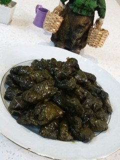 عکسی از دستور دلمه برگ مو
