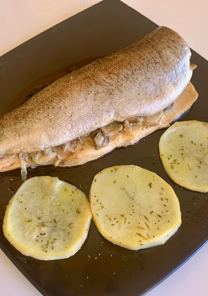 Una foto de Trucha rellena al horno