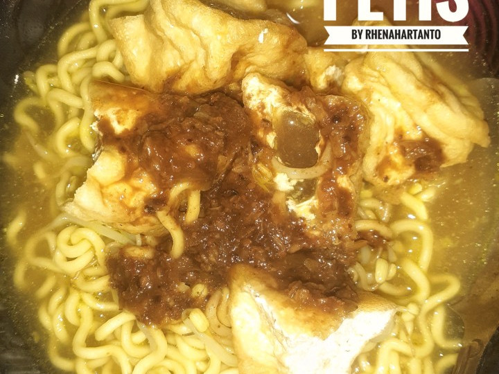 Bagaimana Membuat Tahu Mie Kuah Bumbu Petis, Enak