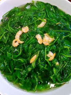 Hình của món Đọt đậu Hà Lan nấu tôm khô.