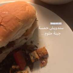 ساندويش بحمسة جبنة حلوم-レシピのメイン写真