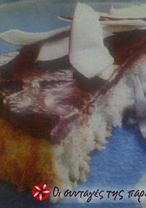 Φωτογραφία της συνταγής Λεπτό κέικ καρύδας με γλάσο σοκολάτας