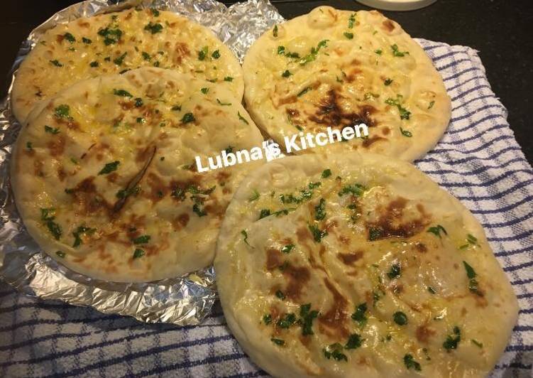 HOMEMADE
Yogurt &amp; garlic Naan