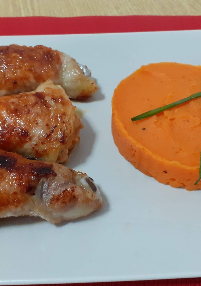 Una foto de Jamoncitos Rellenos y Puré de boniato
