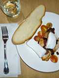 Pechuga de pavo con vino blanco, pasas y uva