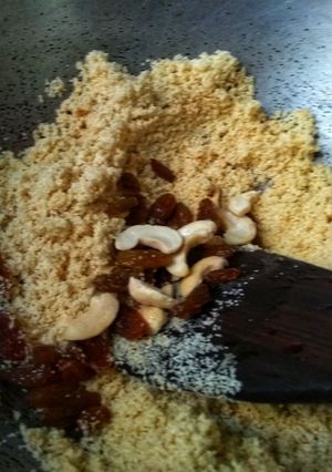 सूजी हलवा (Suji halwa recipe in Hindi) रेसिपी मुख्य फोटो