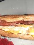Sándwich de huevo (película aves de presa)