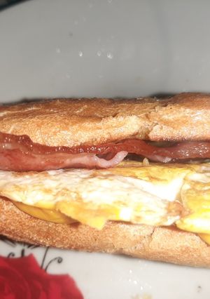 Una foto de Sándwich de huevo (película aves de presa)