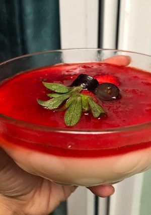 Foto resep Silky Milk Pudding with Strawberry Puree Homemade ain't Panna Cotta (sauce bikin mom n kids nagih)