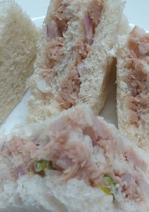 A picture of Tuna Fish Sandwich.