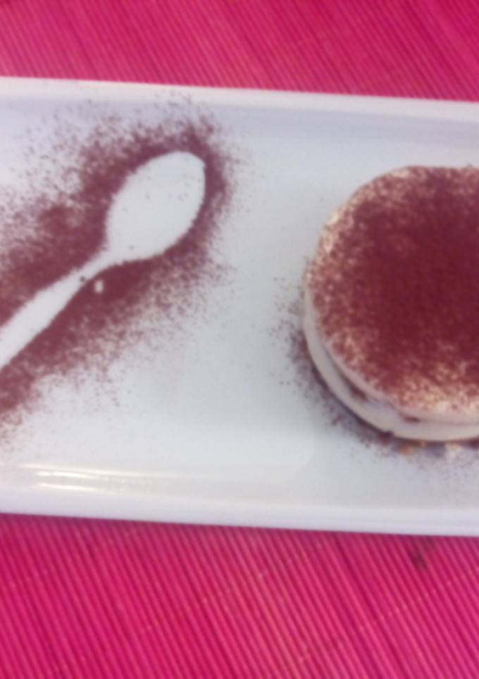 Una foto de tiramisú