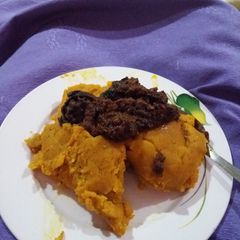 A picture of Onunu (Yam mixed with very Ripe Plantain with Fresh Fish Stew).