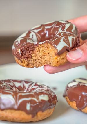 Una foto de Donuts de boniato y chocolate Halloween