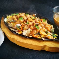 A picture of Veg seekh kabab sizzler.