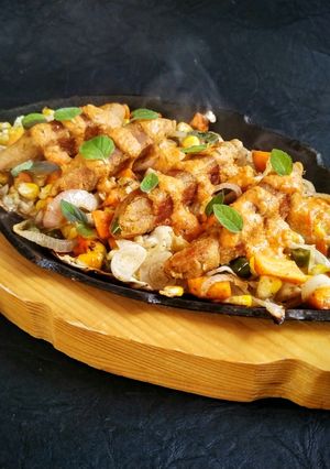 A picture of Veg seekh kabab sizzler.
