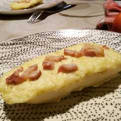 A picture of Baguette tarte flambée.