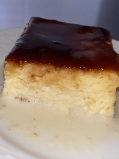 Una foto de Tres leches - versión albanés