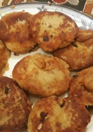 A picture of Potatoes cutlus.