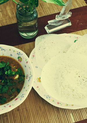 A picture of Palappam n mutta roast.