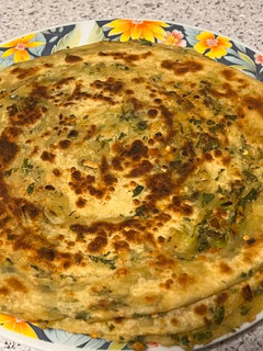 A picture of Chilli garlic paratha.