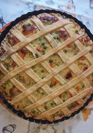 Foto di Crostata salata con frolla all'olio e erbe aromatiche