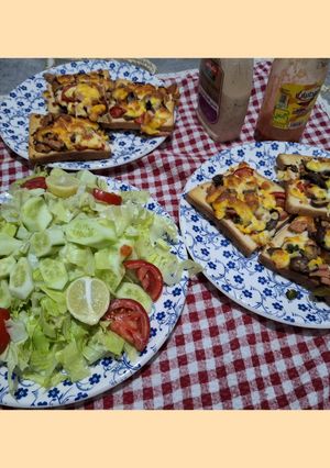 عکسی از دستور پیتزا با نون تست🥪