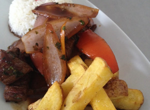 Una foto de Lomo saltado