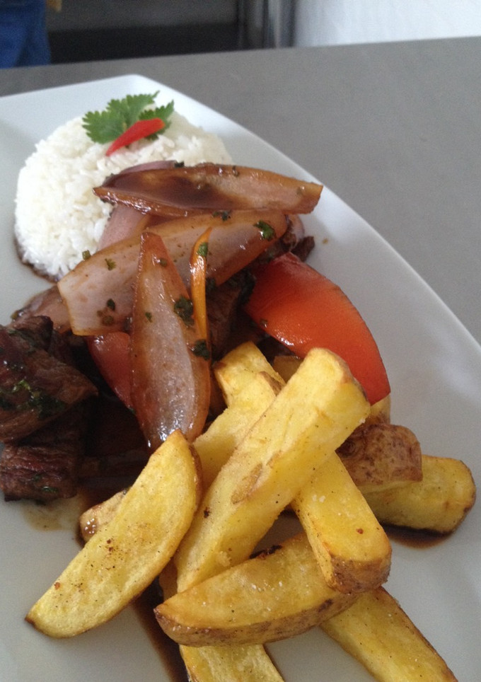 Una foto de Lomo saltado