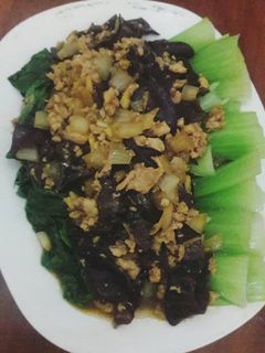 Foto resep Pakcoy siram ayam jamur
