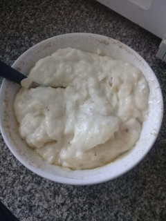 Una foto de Salsa blanca express y light en microondas