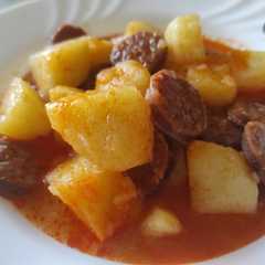 Foto principal de Patatas guisadas con chorizo