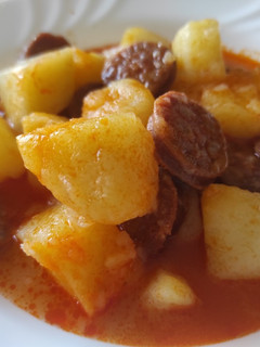 Una foto de Patatas guisadas con chorizo