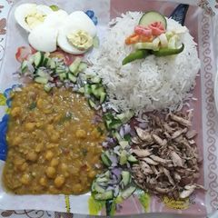 White chaney with rice egg & shredded chicken Platter A picture of White chaney with rice egg & shredded chicken Platter.