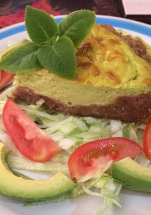 Una foto de Pay de oreganón con base carne molida