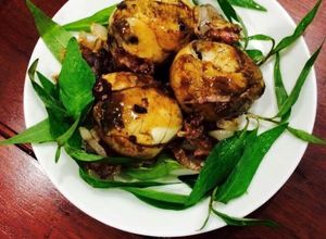 Hình của món Vịt lộn xào me ngon như ngoài hàng.