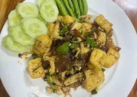 ลาบเห็ดใส่เต้าหู้ทอดเจ