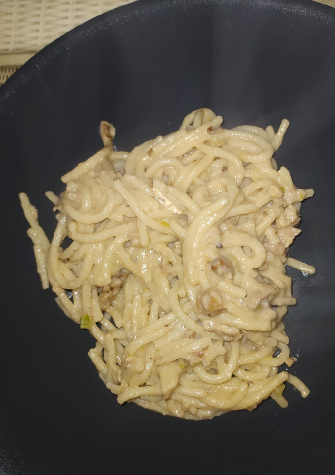 Una foto de Espaguetis con nata de nueces