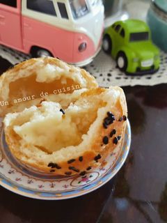 Une photo de Boules de pain fourrées au fromage 🧀