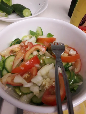 Cara Mudah Menyiapkan Resep  Simple salad yang Bisa Manjain Lidah, Lezat Sekali