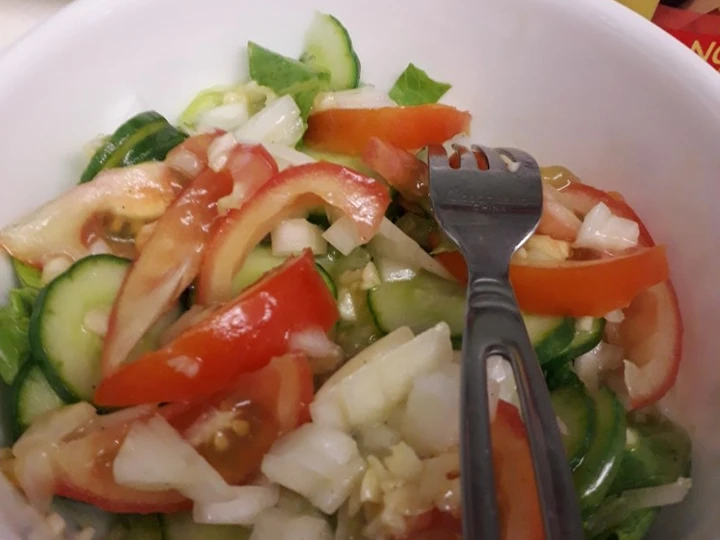 Cara Simple Membuat Resep  Simple salad yang Bikin Ngiler, Bisa Manjain Lidah